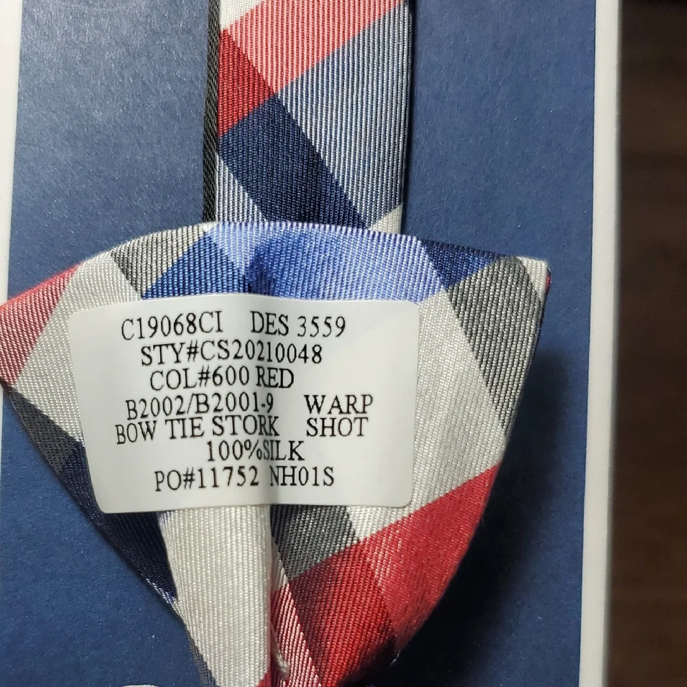 🏈CHAPS VIBRANT BOW TIE